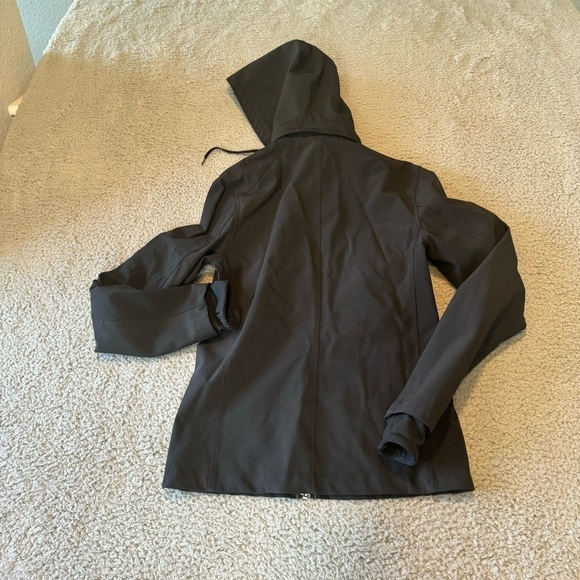 Lululemon Women's Black Heart Pattern Lining Hooded Jacket Solid Black Size 2 - Picture 2 of 15
